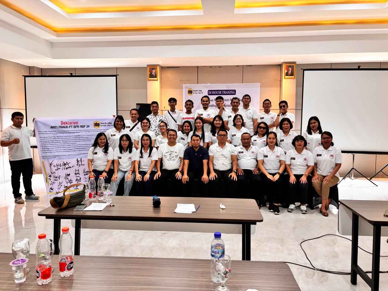 Direksi dan Karyawan/Ti Bpr nbp 34 Deklarasi ANTI FRAUD